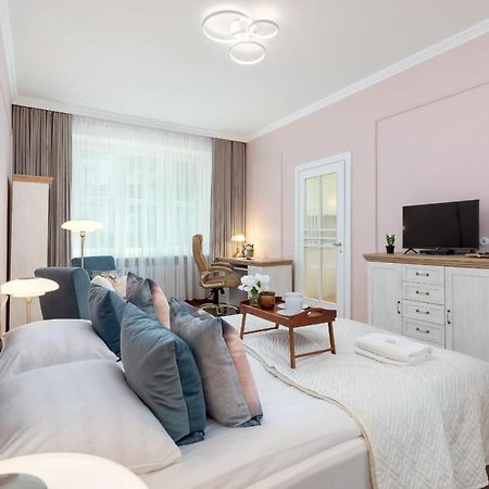 Luxurious & Unique Apartment Mickiewicza Cracow By Renters Prestige Krasków Eksteriør bilde