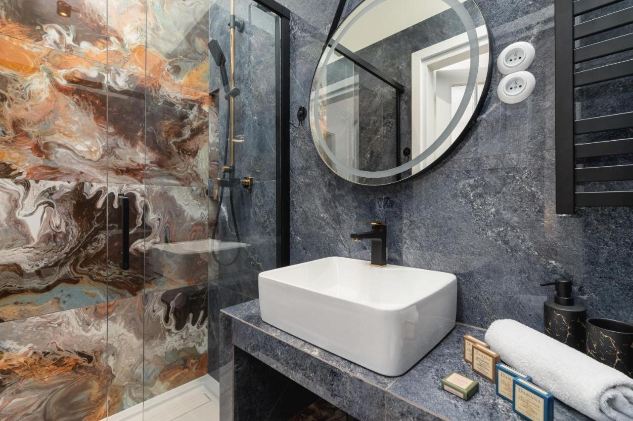 Luxurious & Unique Apartment Mickiewicza Cracow By Renters Prestige Krasków Eksteriør bilde